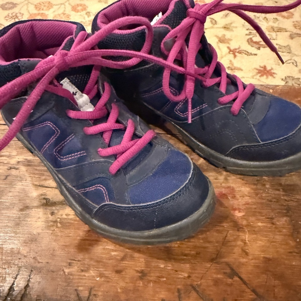 Quechua Navy and Pink Kids High-Top Sneakers